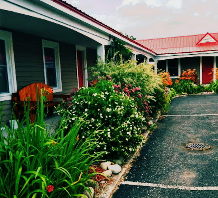 Mackinac Lake Trail Motel (Chief Motel) - Street View (newer photo)